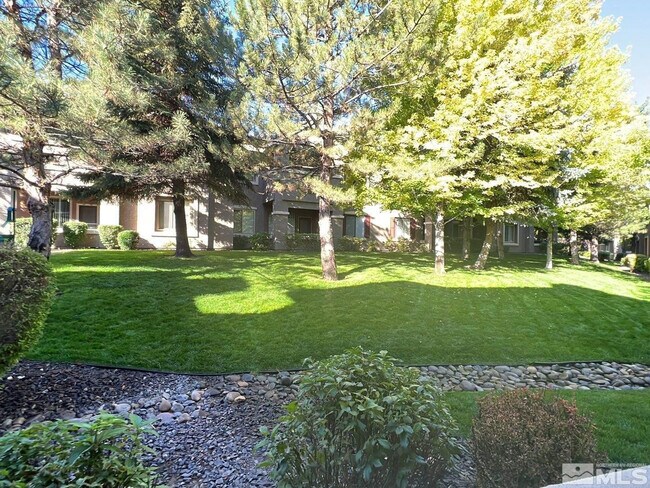 Foto del edificio - 900 S Meadows Pkwy