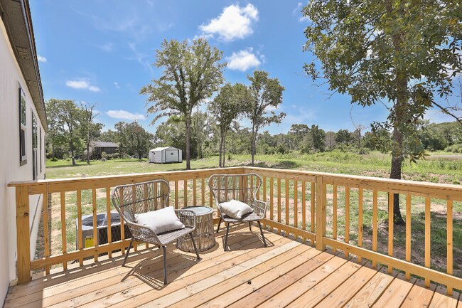 Foto del edificio - 38769 Woodland Lakes Rd