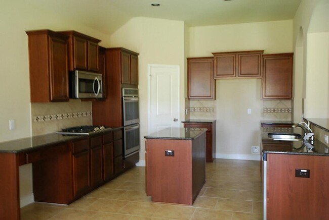 Foto del edificio - 5623 S Denham Ridge Ln