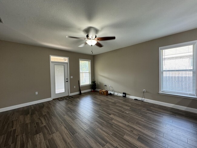Building Photo - 1377 N Beal Ext