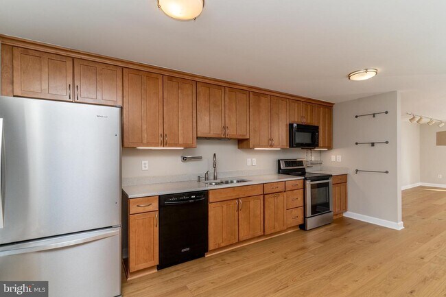 Building Photo - 9834 Softwater Way