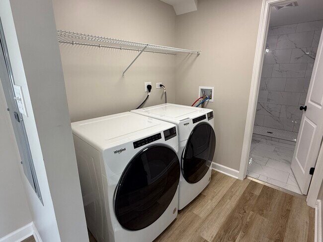 Foto del edificio - 1220 Kingston Ln