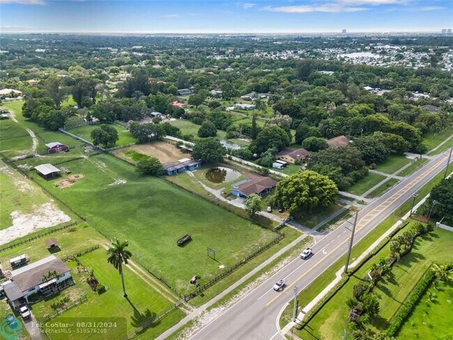 Foto del edificio - 1901 SW 112th Ave