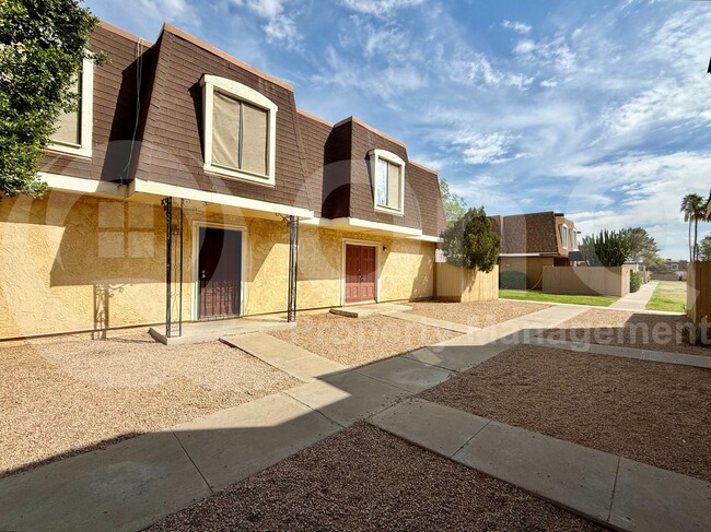Building Photo - 3409 W Echo Ln