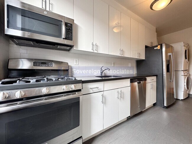 Building Photo - 282 Cabrini Boulevard