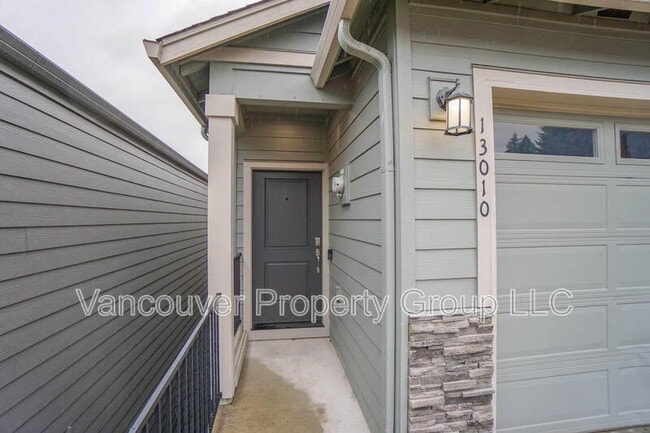 Building Photo - 13010 NE 24th Cir