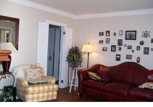 Foto del edificio - 836 Ponce De Leon Terrace NE