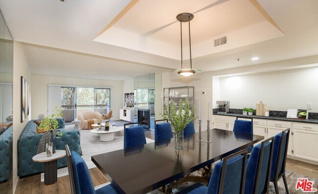 Foto del edificio - 410 S Barrington Ave