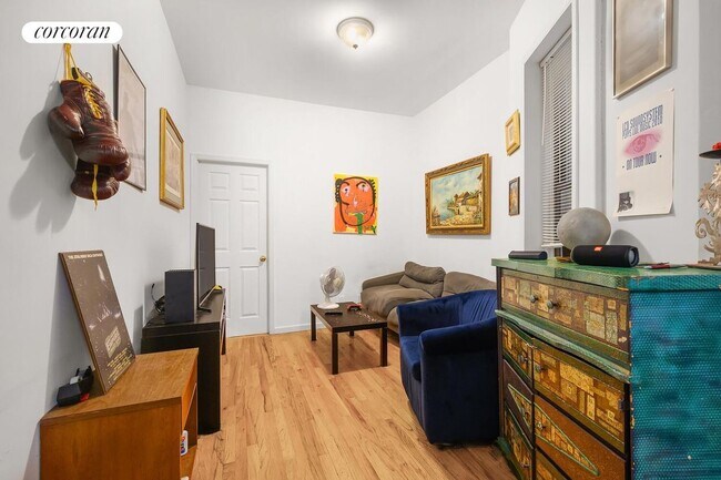Foto del edificio - 339 2nd St