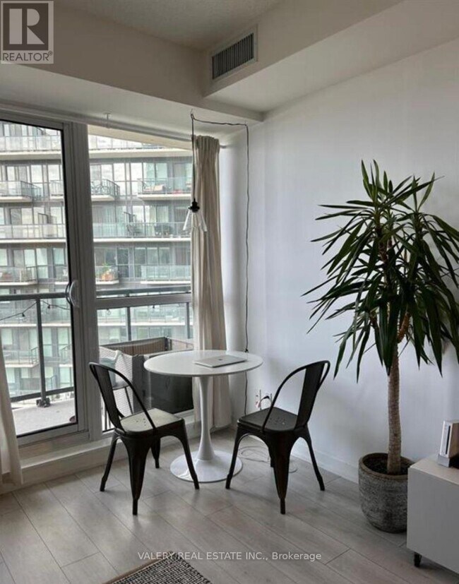 Building Photo - 49 E Liberty St