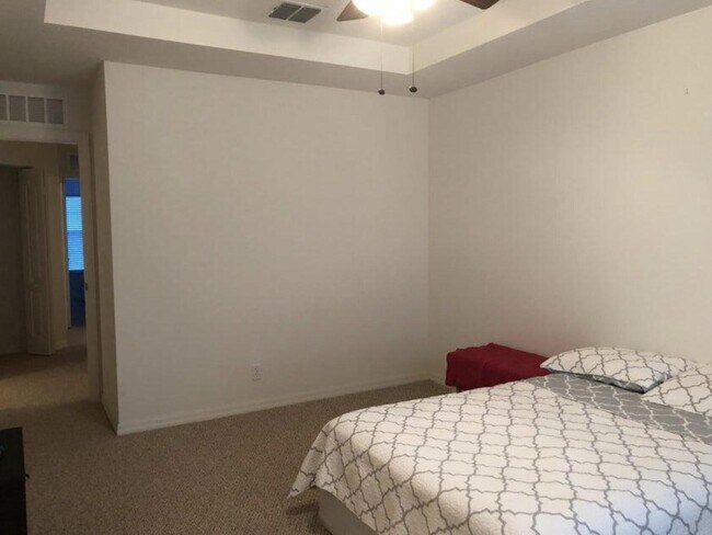 Foto del edificio - 2450 SE Union Park Dr