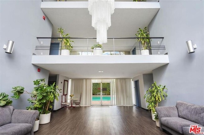Foto del edificio - 5411 Tyrone Ave