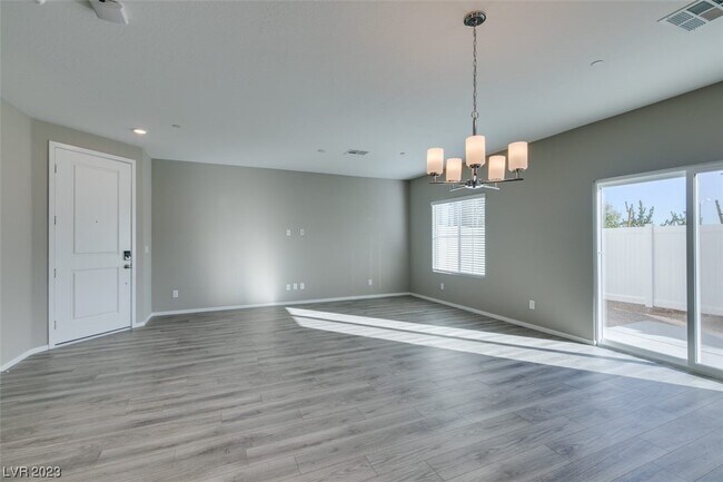 Building Photo - 524 Shophia Skye St