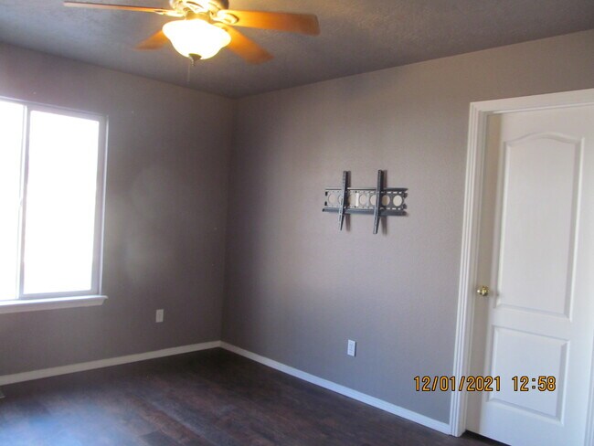 Foto del edificio - 2064 E Meadow Wood Dr