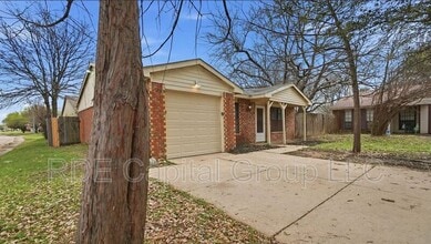 Building Photo - 447 Vincent St