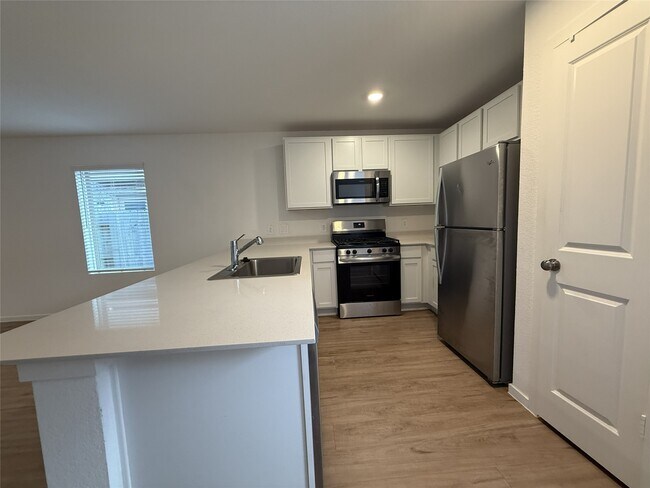 Foto del edificio - 529 Falling Cave Dr