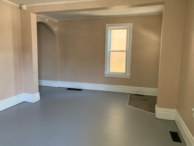 Foto del edificio - Large 3 Bedroom, 1.5 bath House