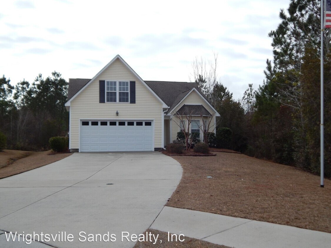 3 br, 2 bath House 1007 Sweet Bay Circle House Rental in Leland, NC