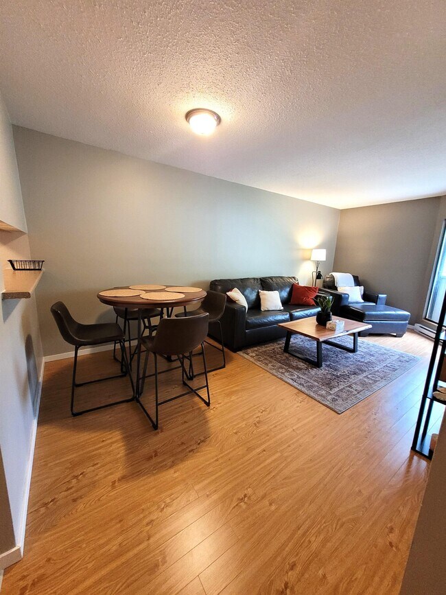 Building Photo - 880-880 Prince Rupert Blvd