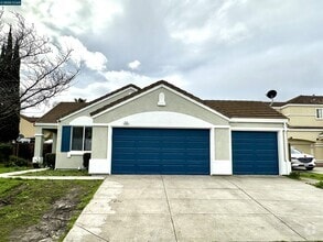 Building Photo - 111 Steinbeck Ct