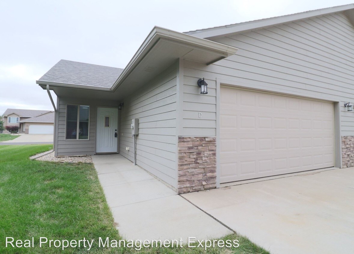 1001 Legendary Dr, Harrisburg, SD 57032 Room for Rent in Harrisburg