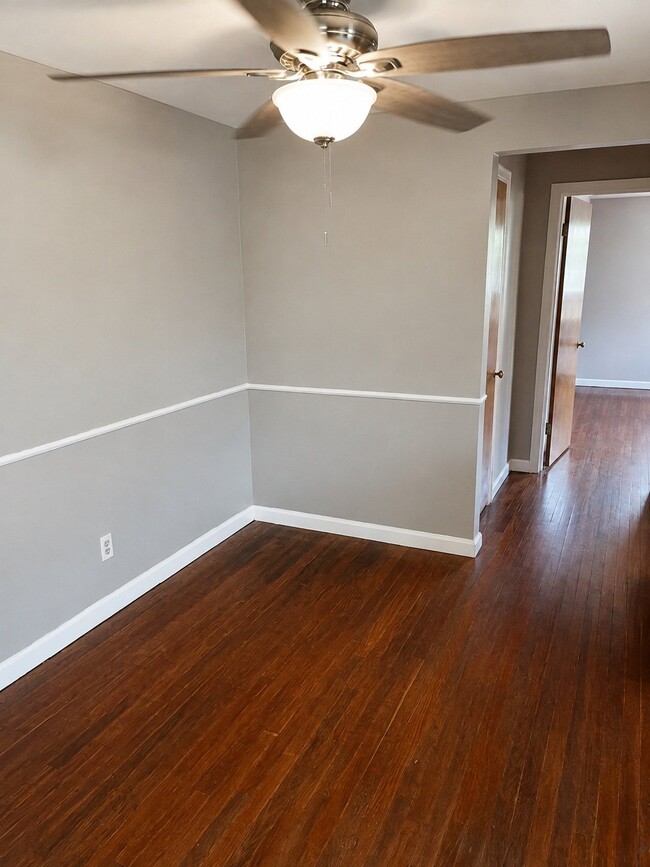 Building Photo - 3903 E Gatewood Ln