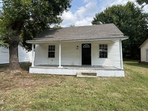 Building Photo - 426 Dyer Ave