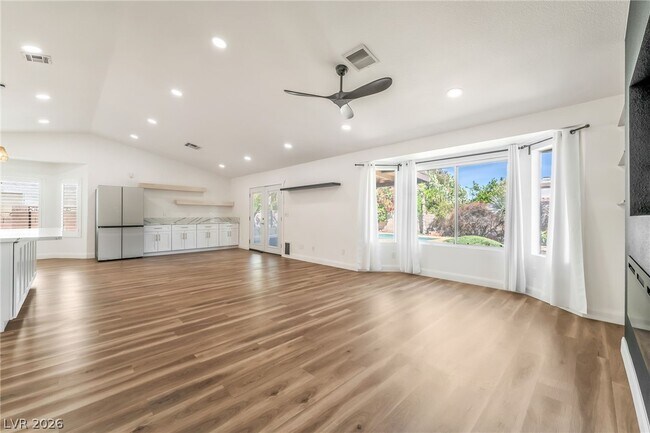 Foto del edificio - 130 Weatherstone Dr