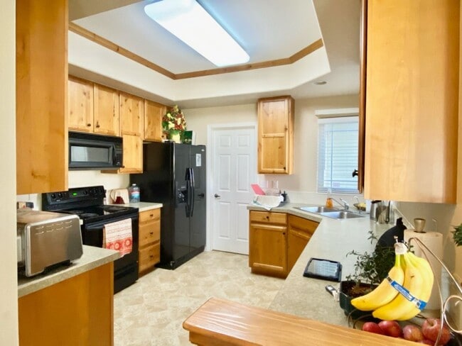 Building Photo - 2 Bedroom, 2.5 Bath Townhome with 2 Car Attached Garage in Fort Collins, Colorado