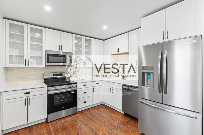 Foto del edificio - 114 Richmond Ave