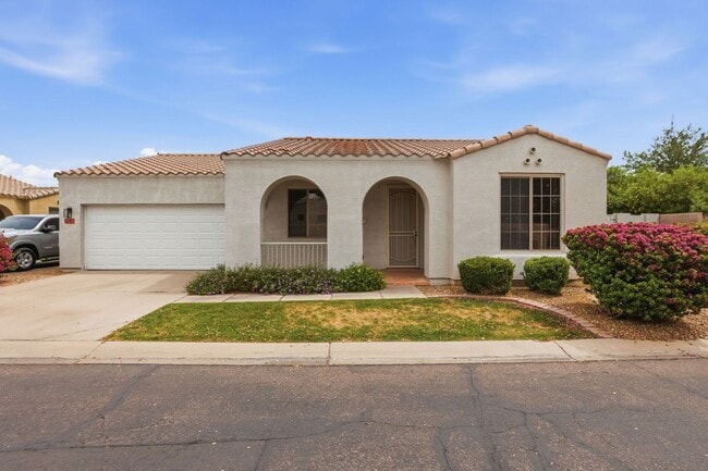 Building Photo - Gated 3BR/2BA Corner Home w/ Fireplace  — Move In Special!
