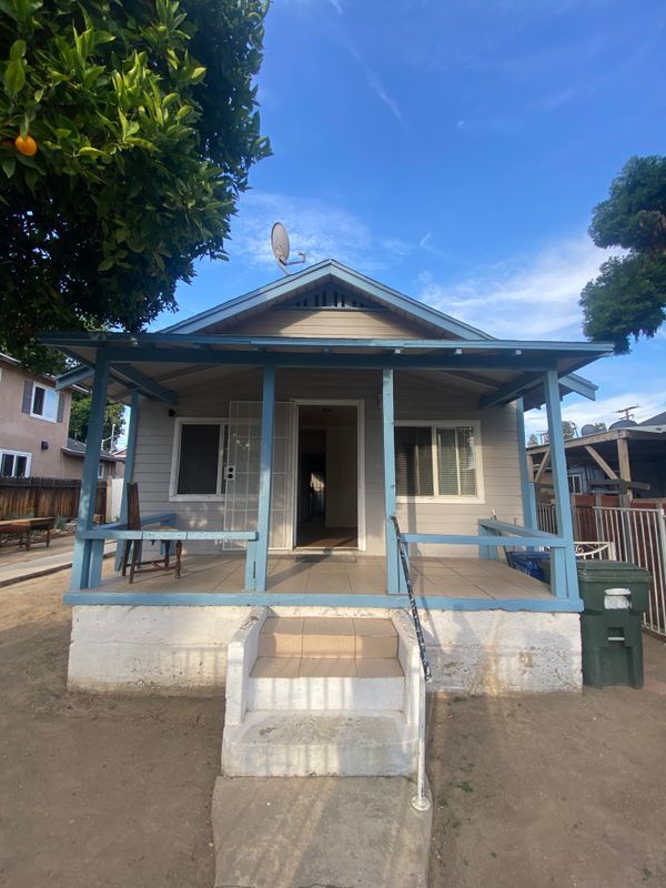Foto del edificio - 7044 Pierce Ave