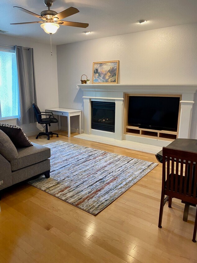 Foto principal - 100 Milan Ct