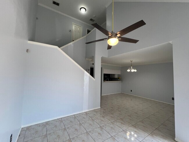 Foto del edificio - 8911 McPherson Rd