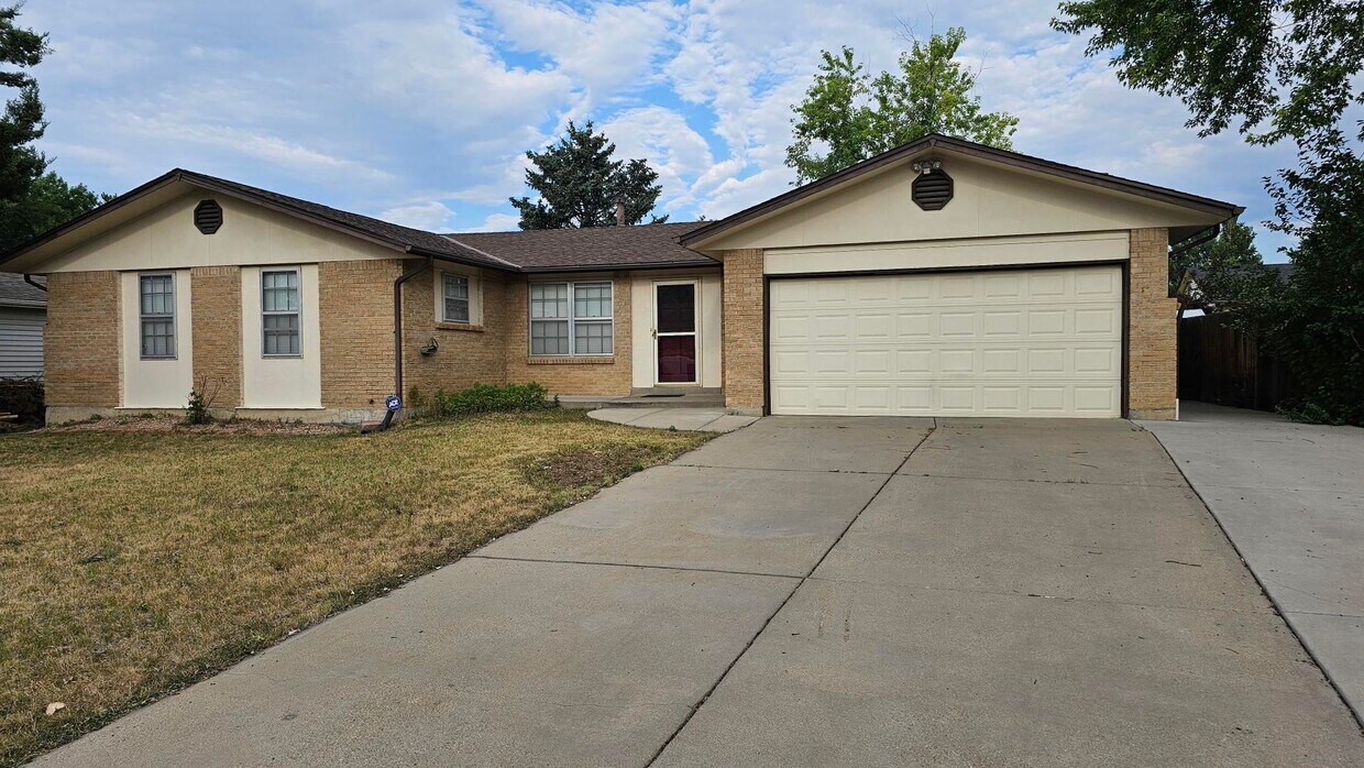 Primary Photo - Ranch Home with Large Backyard