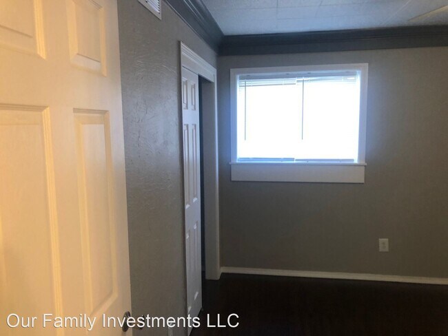 Building Photo - 3 br, 2 bath House - 6620 E 27Th St