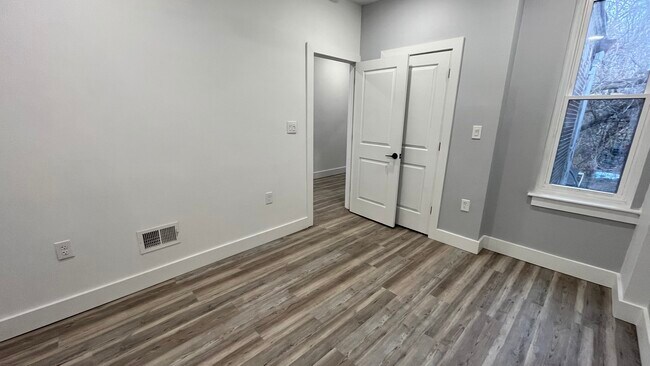 Foto del edificio - 361 Ophelia St