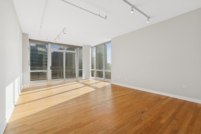 Foto del edificio - 737 W Washington Blvd