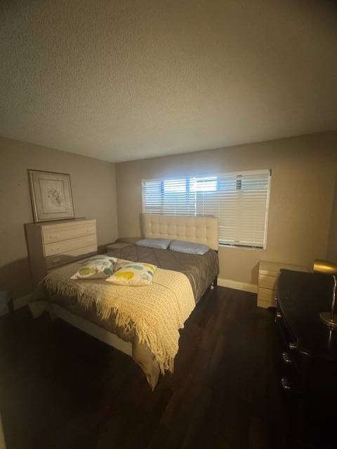 Foto del edificio - 121 Country Club Dr