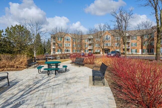 Foto del edificio - 2660 Summit Dr