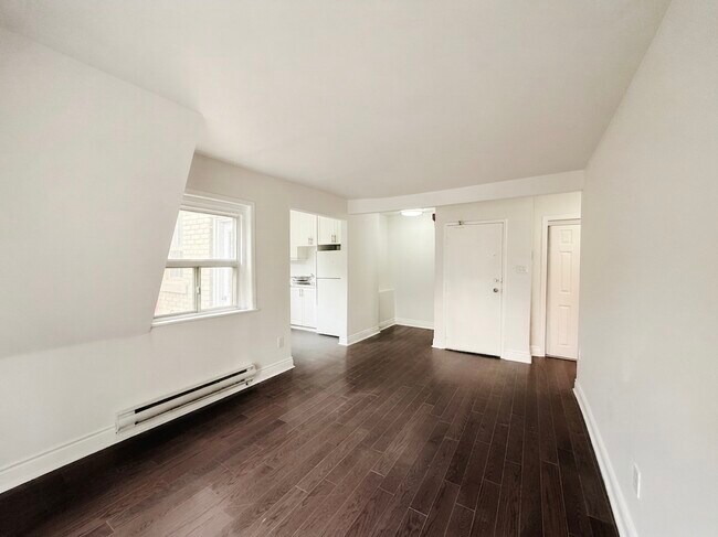 Photo du bâtiment - 181 Gerrard St E