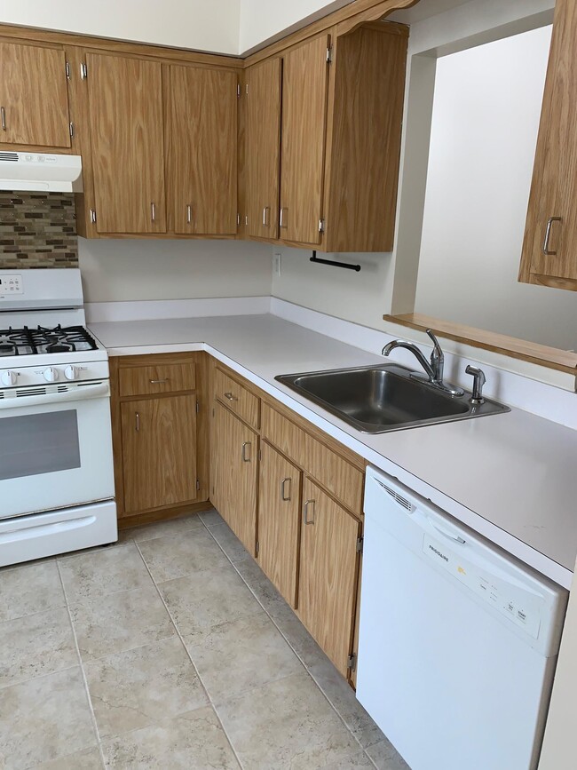 Foto del edificio - 85 N Middletown Rd