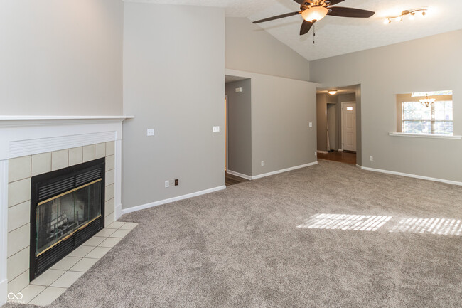 Building Photo - 10768 Belair Dr
