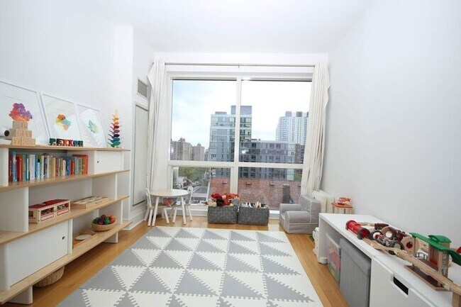 Foto del edificio - 2628 Broadway
