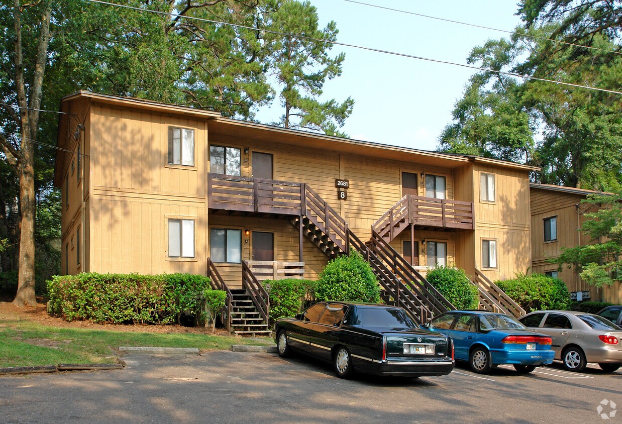 Primary Photo - 2681 N Point Ct