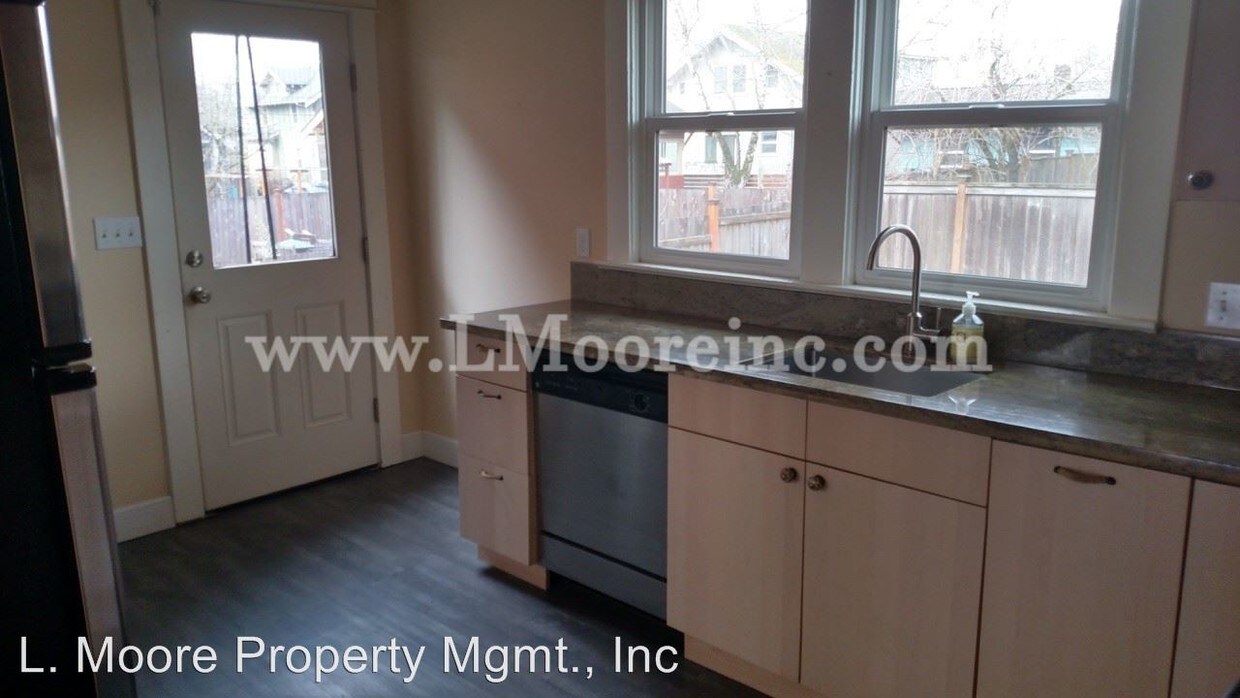 Primary Photo - 1423 NE Prescott St