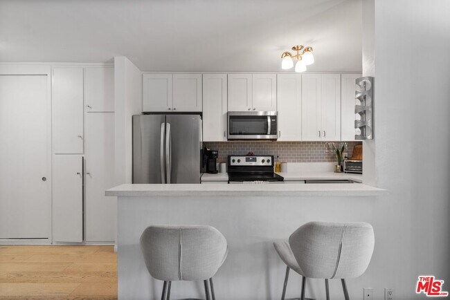 Foto del edificio - 8630 Falmouth Ave