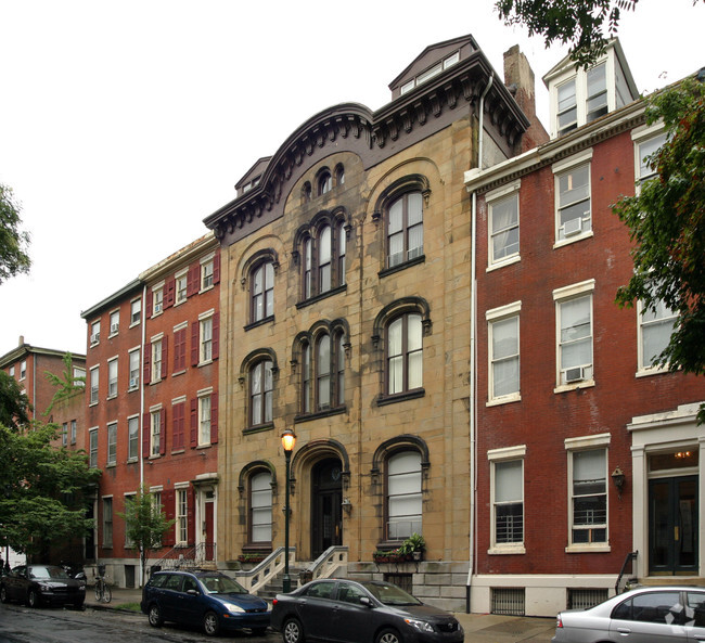 Foto del edificio - Renzi Spruce Street Apartments