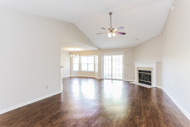 Foto del edificio - 8047 Bridgecreek Dr W