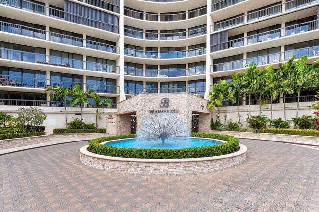 Building Photo - 4740 S Ocean Blvd